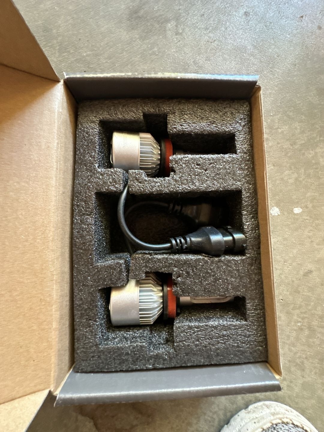 Galaxy Technology Industry S2 H11 Car LED Bulb Kit New 3