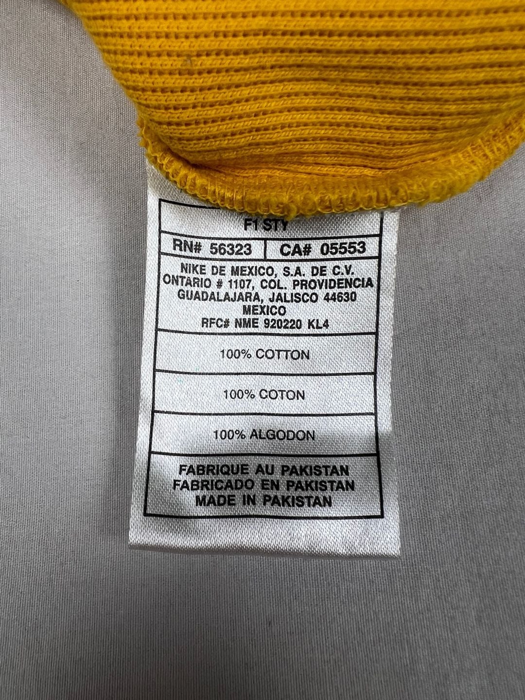 Vintage Nike 90s/2000s Heavyweight Ribbed 1/4 Zip Pullover Gold Yellow Large L 9
