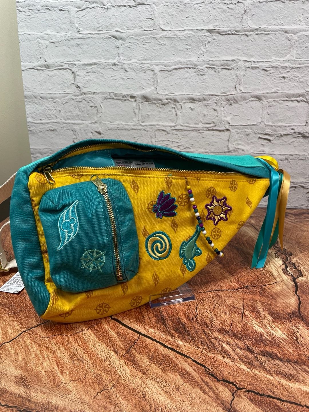 Disney Cruise Line Treasure Adventure Sling Bag New 7