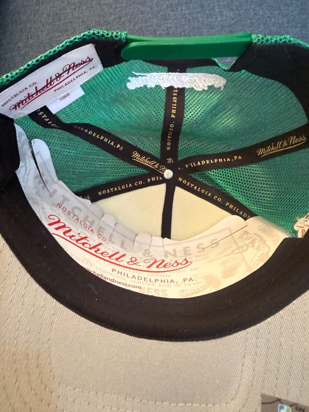Mitchell & Ness Boston Celtics 2008 NBA Champions Trucker Hat Green 8