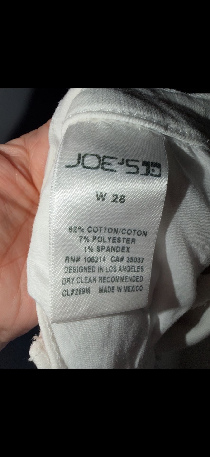 ✨🤍 JOE’S JEANS WHITE CROPPED DENIM 🤍✨
7