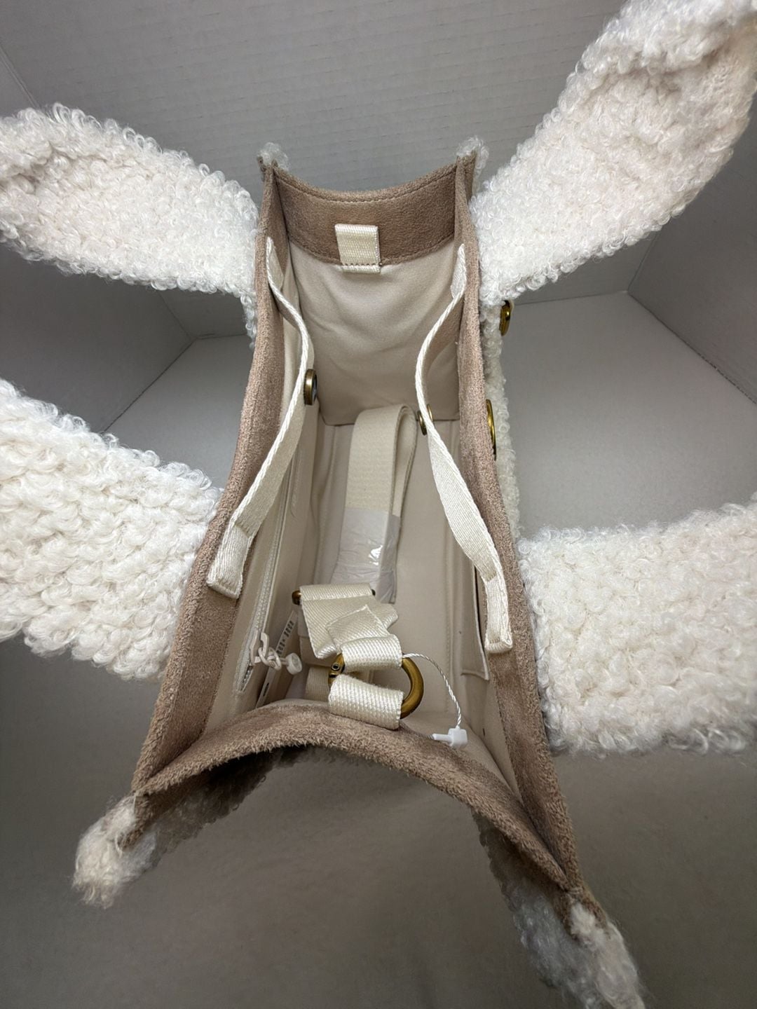 Lululemon Boxy Tote Mini Faux Shearling Trims One Size Snow Winter Vacation  7