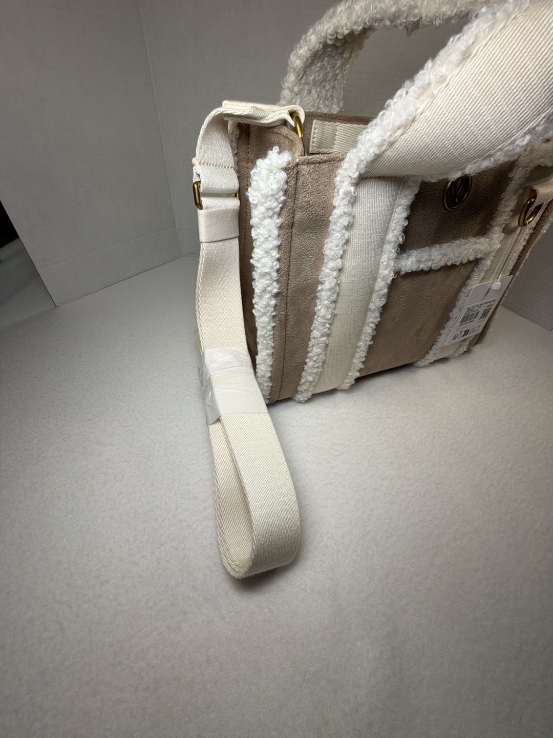 Lululemon Boxy Tote Mini Faux Shearling Trims One Size Snow Winter Vacation  9