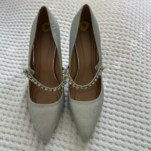 BCBGeneration Branda Size 9 Silver Glitter Pointed Toe Rhinestone Strap Heels