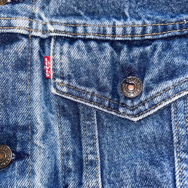 1987 vintage Levi's Denim Trucker Jacket Size 36R  Made In USA tag!
