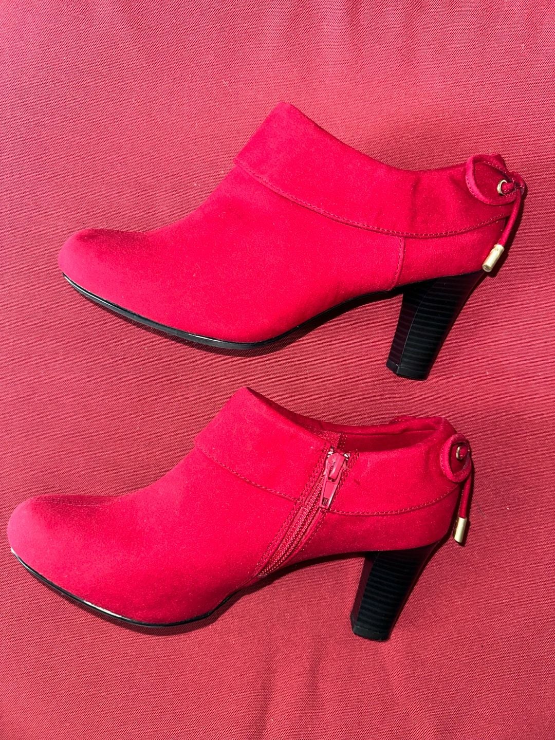 No.26 Coach And Four Red Ankle Boots Size 6.5 Suede Chunky Heel Bow Details 4