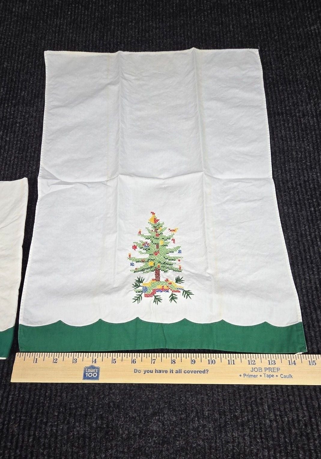 Lillian Vernon Christmas Tree Embroidered Hand Towels Set Of 2 2