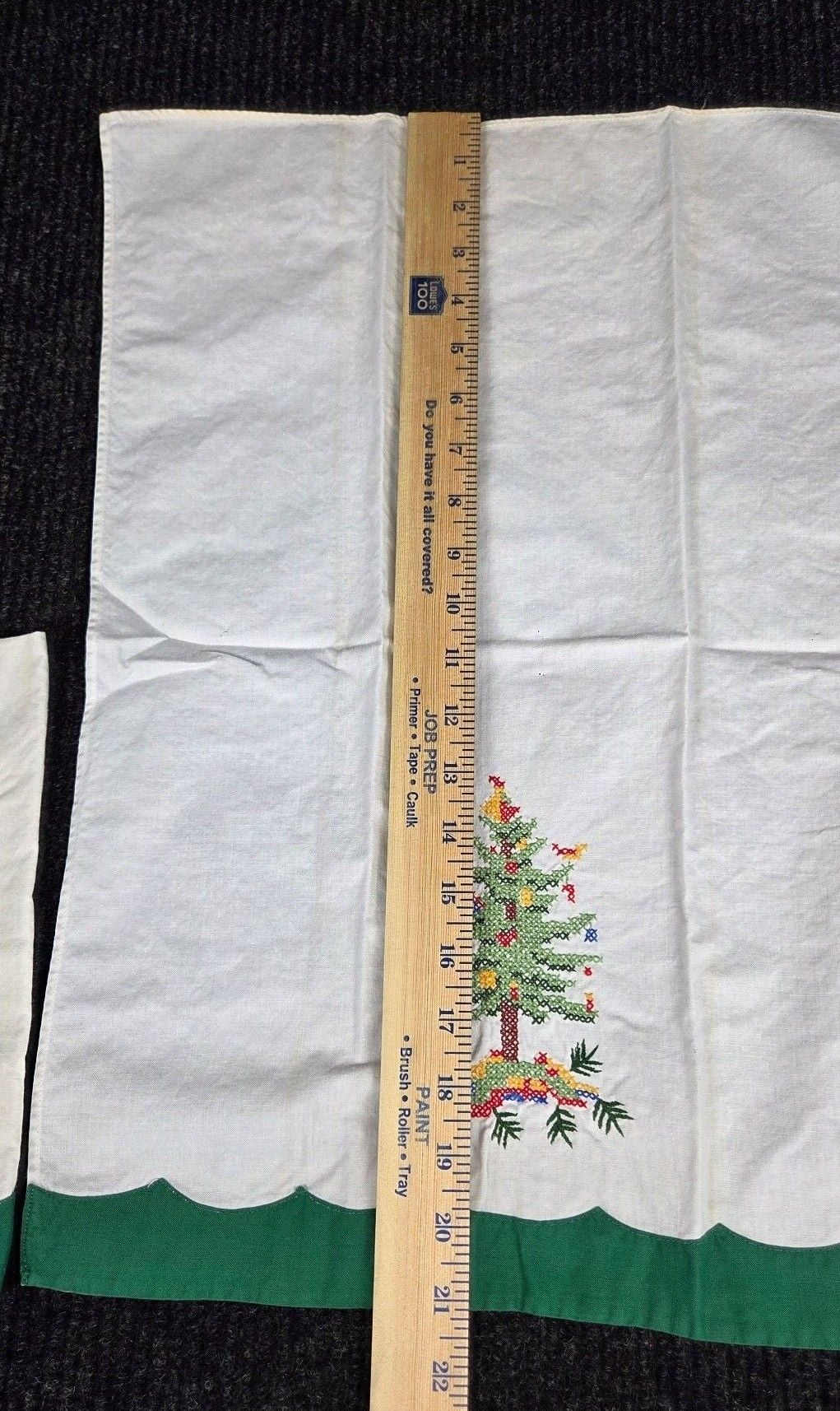 Lillian Vernon Christmas Tree Embroidered Hand Towels Set Of 2 4
