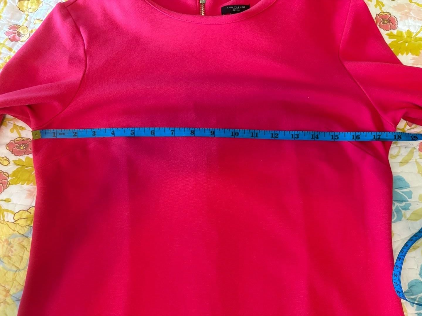 EUC Ann Taylor Sheath Dress Size 12P Red Ponte Knit 3/4 Sleeve Gold Zippers 8
