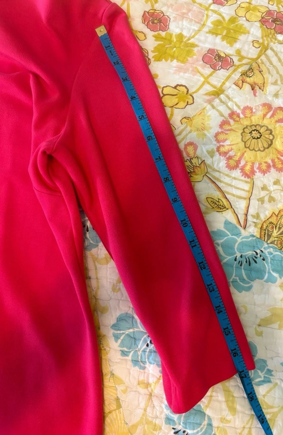 EUC Ann Taylor Sheath Dress Size 12P Red Ponte Knit 3/4 Sleeve Gold Zippers 9