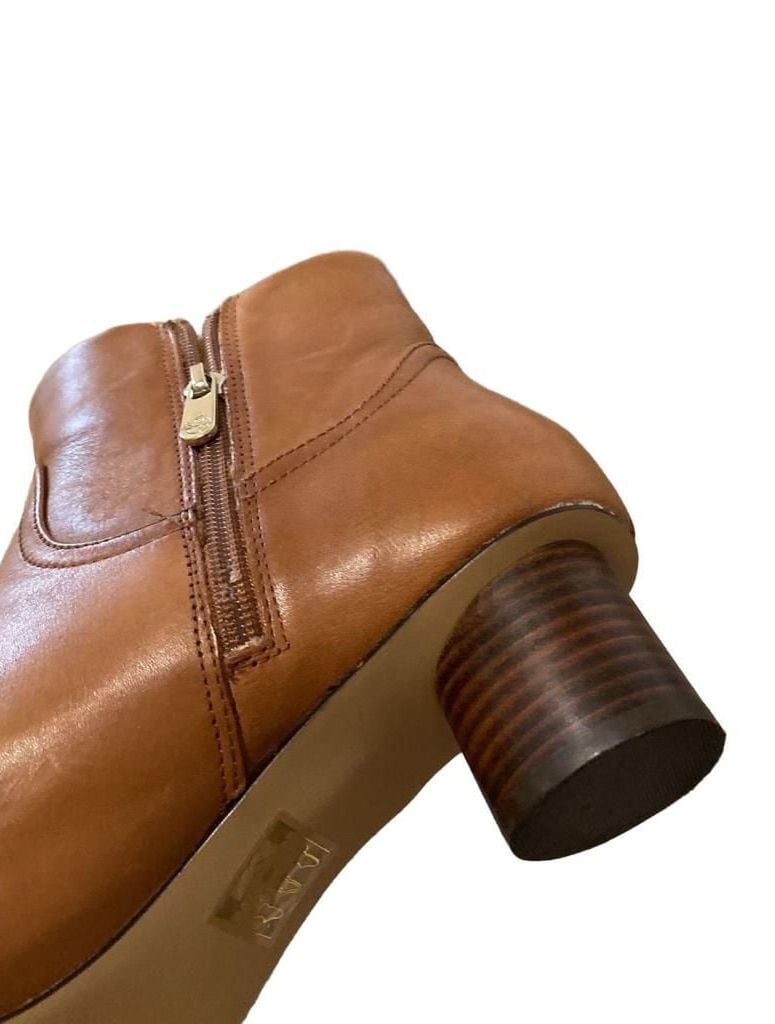 Draper James Bethany Cylinder Block Heel Boots size US 9. Zip up on inside ankle 3
