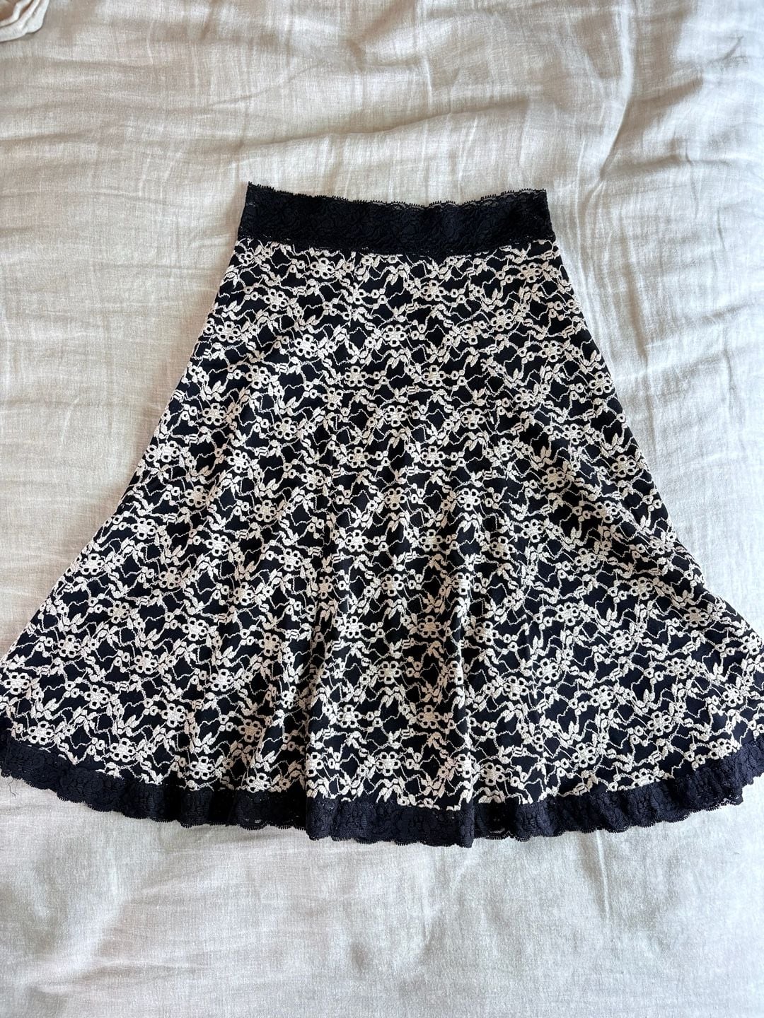 Cabi Lace Blouse Size S Black Cream Floral Eyelet Semi Sheer Skirt 3