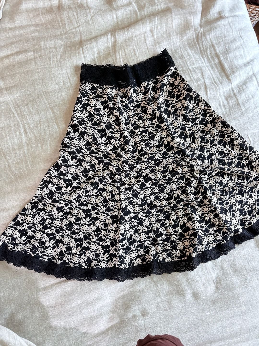 Cabi Lace Blouse Size S Black Cream Floral Eyelet Semi Sheer Skirt 4