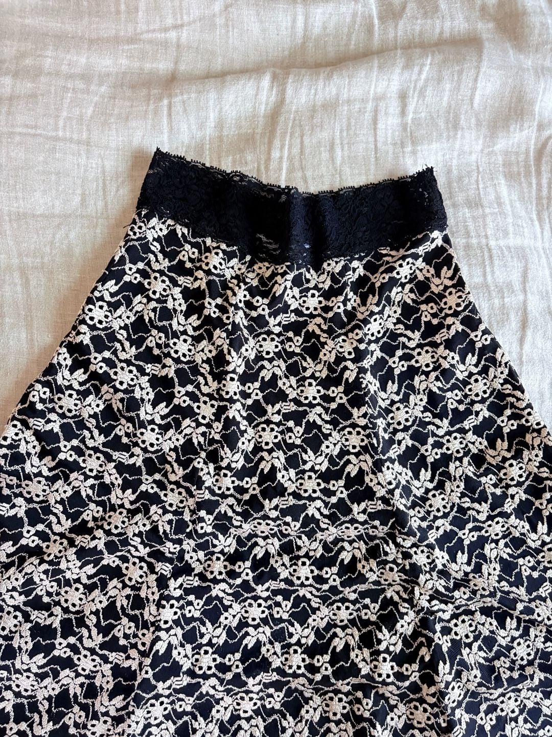 Cabi Lace Blouse Size S Black Cream Floral Eyelet Semi Sheer Skirt 5