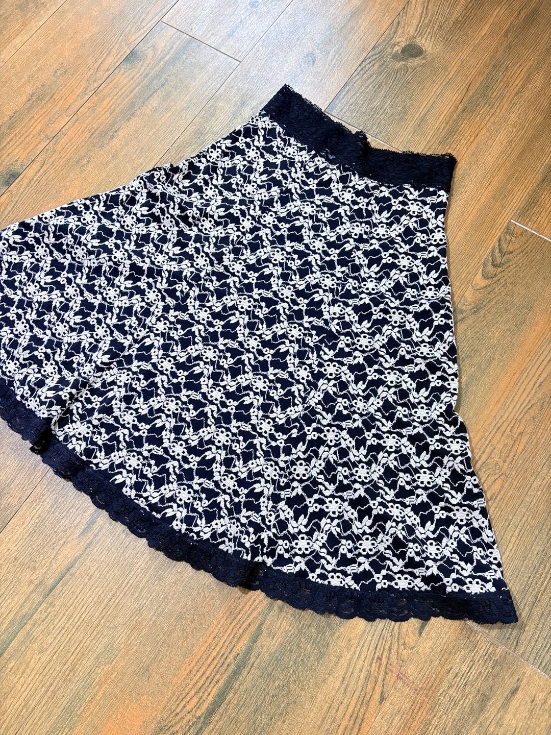 Cabi Lace Blouse Size S Black Cream Floral Eyelet Semi Sheer Skirt 9