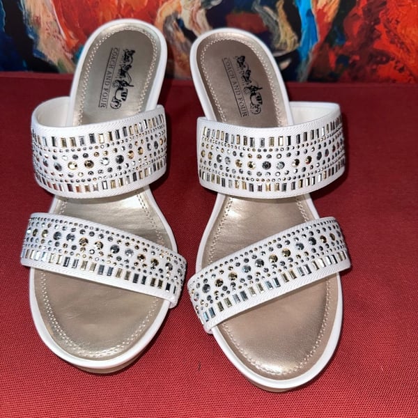 No.27 Coach And Four Vander Size 6.5 White Rhinestone Wedge Sandals