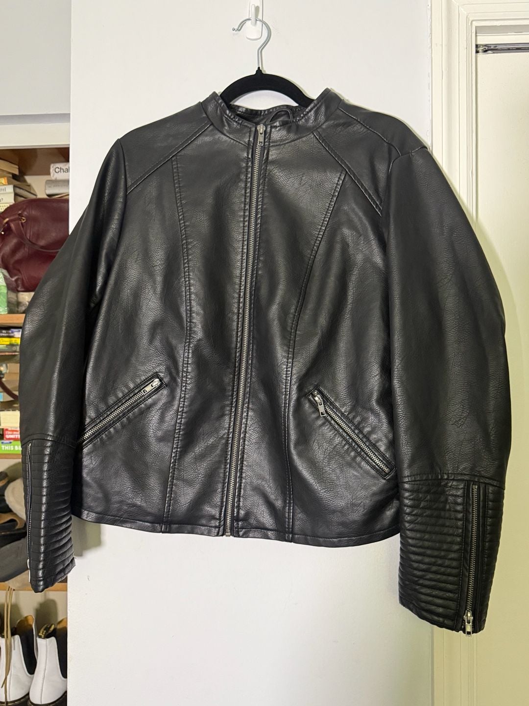 Torrid Faux Leather Moto Jacket Size 1 Black Quilted Zip 2