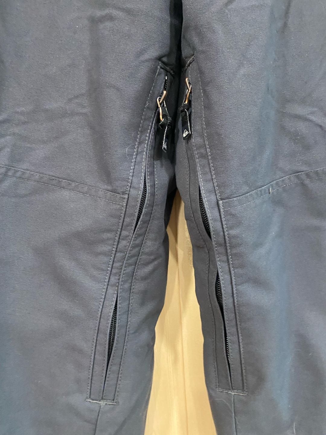 Quiksilver Snowboard Pants Black Cargo Ski Snow size medium 4