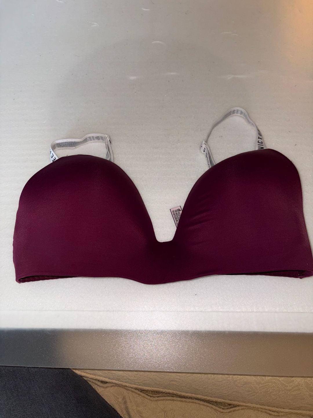 Victoria's Secret Lightly Lined Wireless Bra Size 34DD Burgundy 2