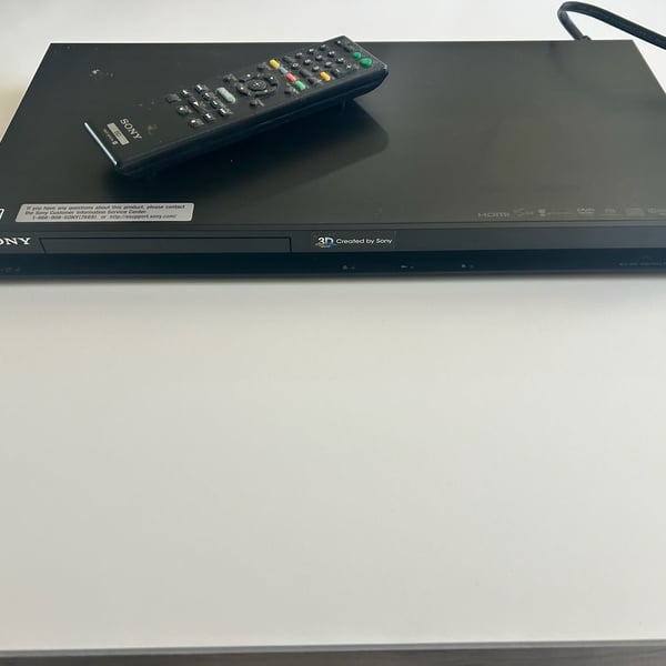 Sony BDP-S470 Blu-Ray Disc DVD Player with Remote