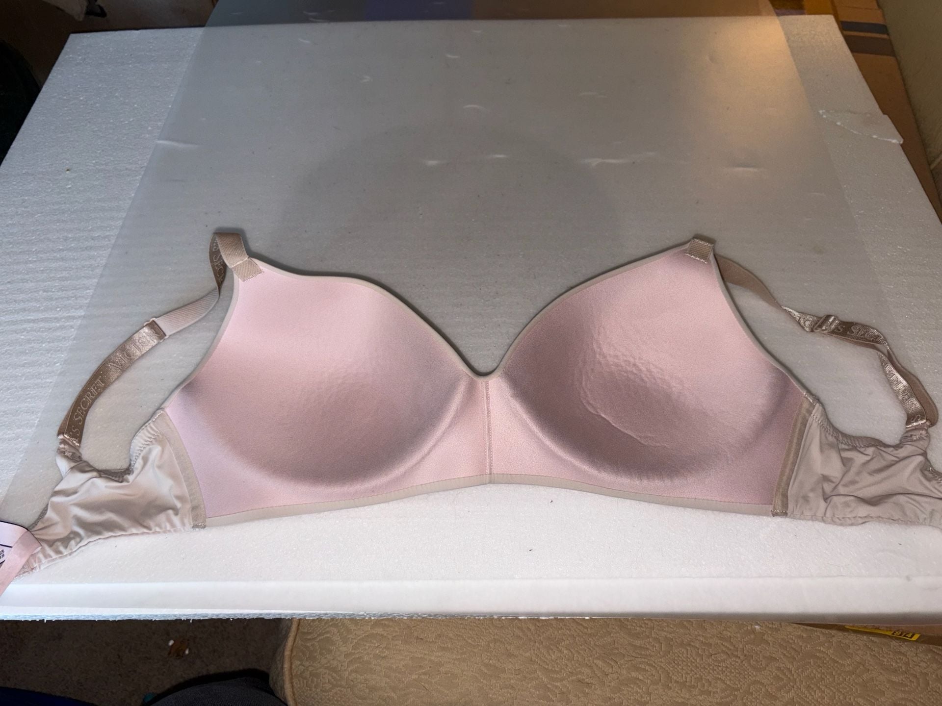 Victoria's Secret T-Shirt Light Lined Wireless Bra Size 34DDD Nude 3