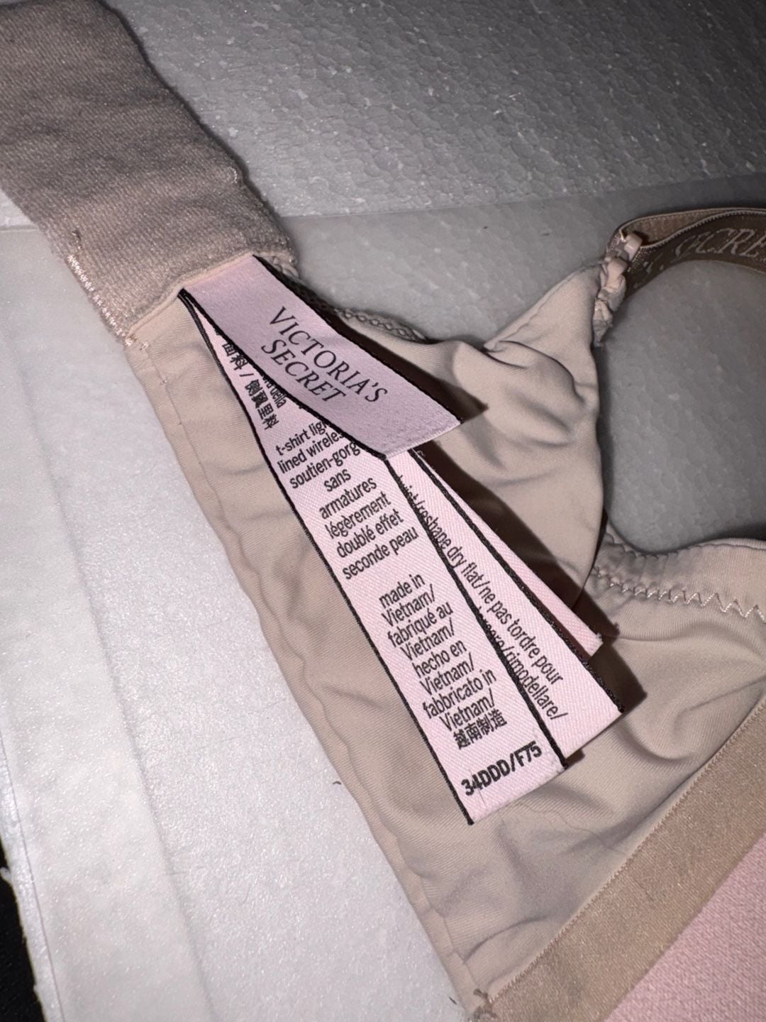 Victoria's Secret T-Shirt Light Lined Wireless Bra Size 34DDD Nude 4