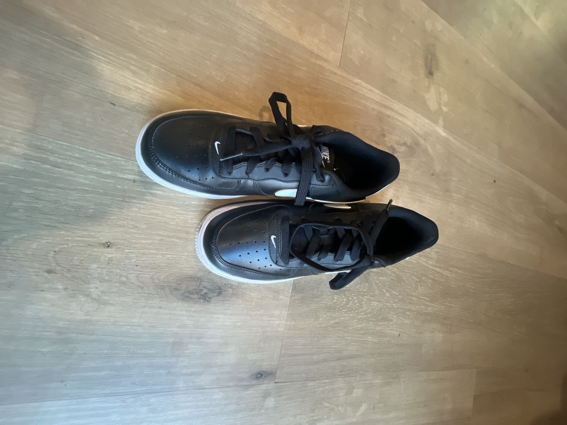 Nike Air Force 1 GS Size 6Y Black White Leather 3