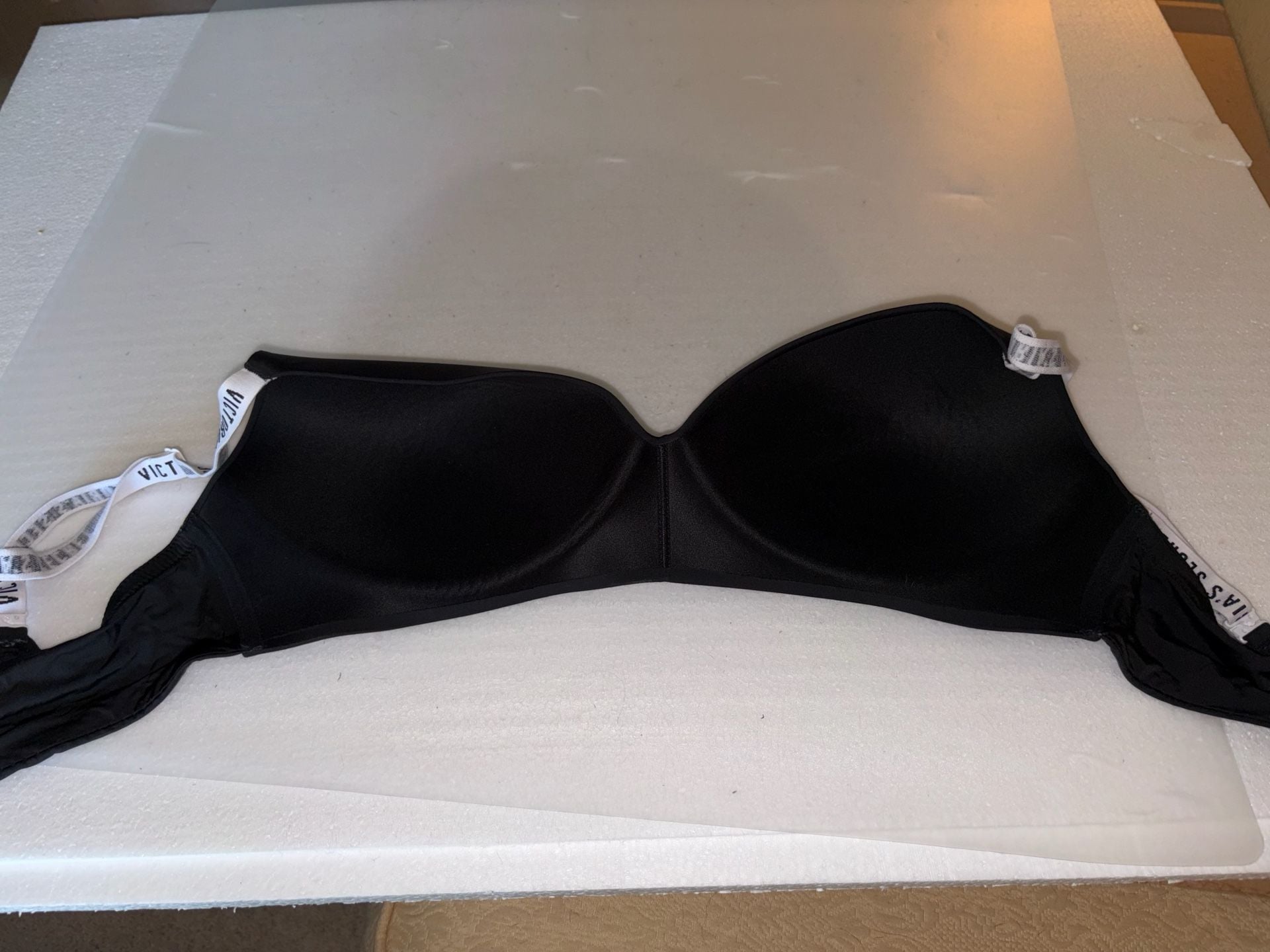 Victoria's Secret T-Shirt Lightly Lined Wireless Bra Size 36DD Black 3