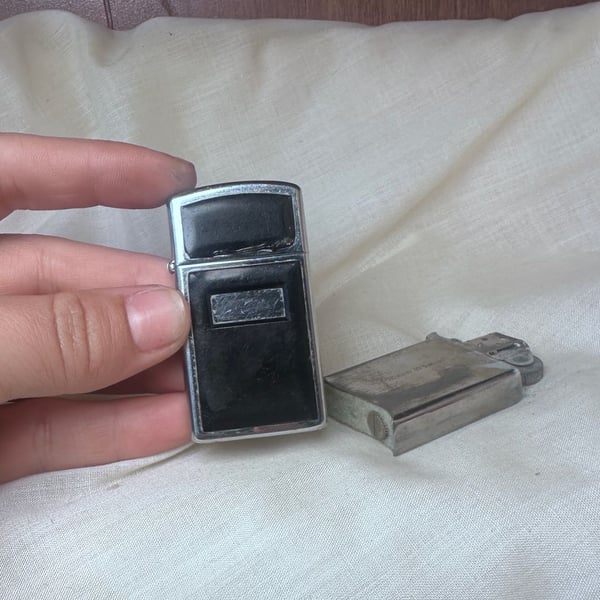 Zippo Vintage Enamel & Chrome Pocket Lighter Black and Silver