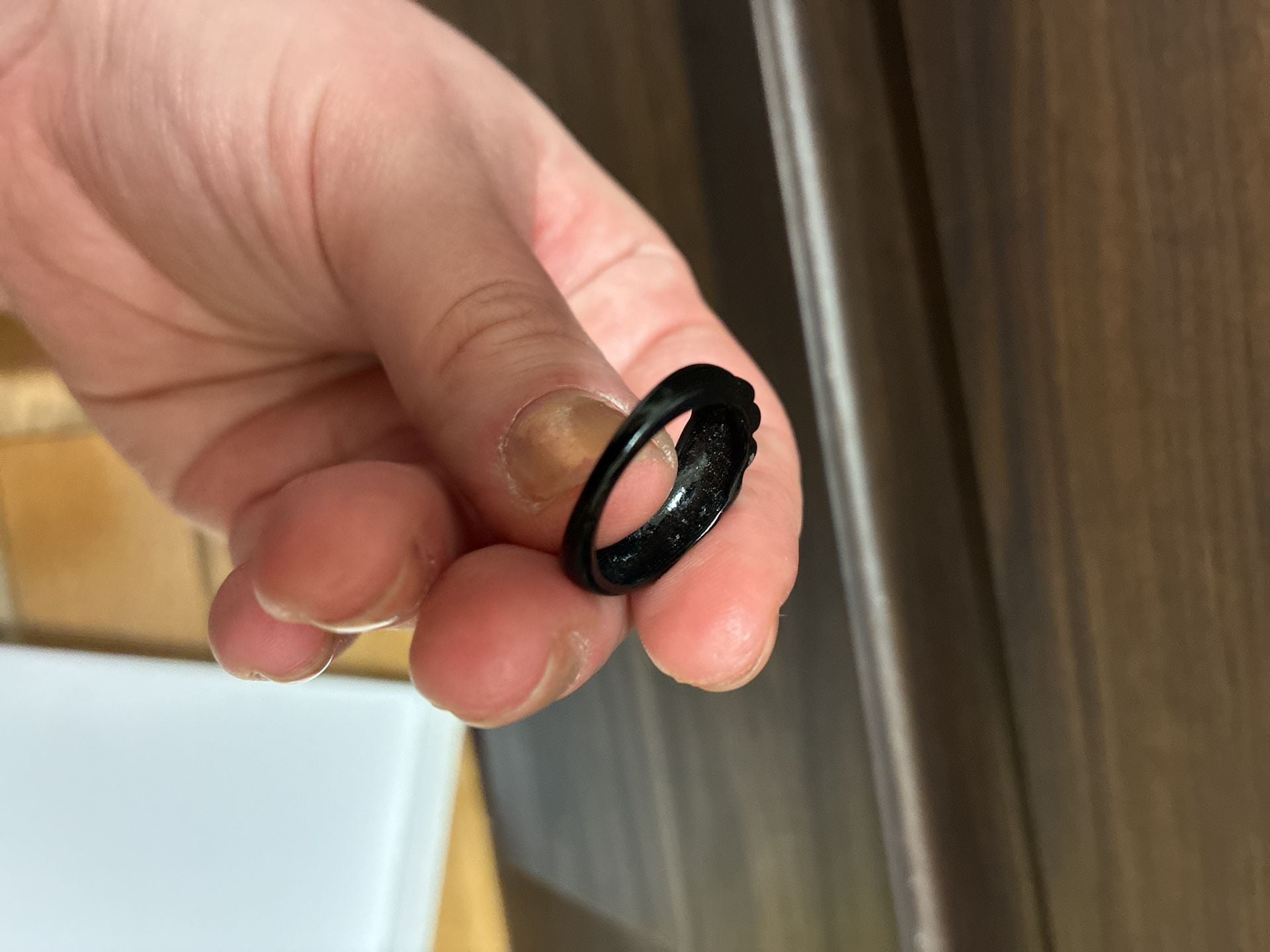 Vintage 1980s Black Carved Ribbed Dome Band Ring 6