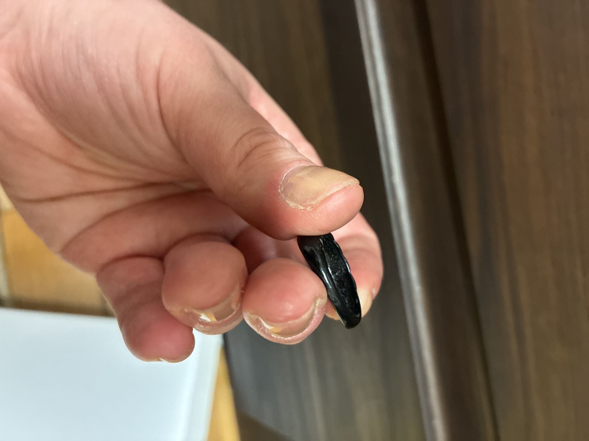 Vintage 1980s Black Carved Ribbed Dome Band Ring 9