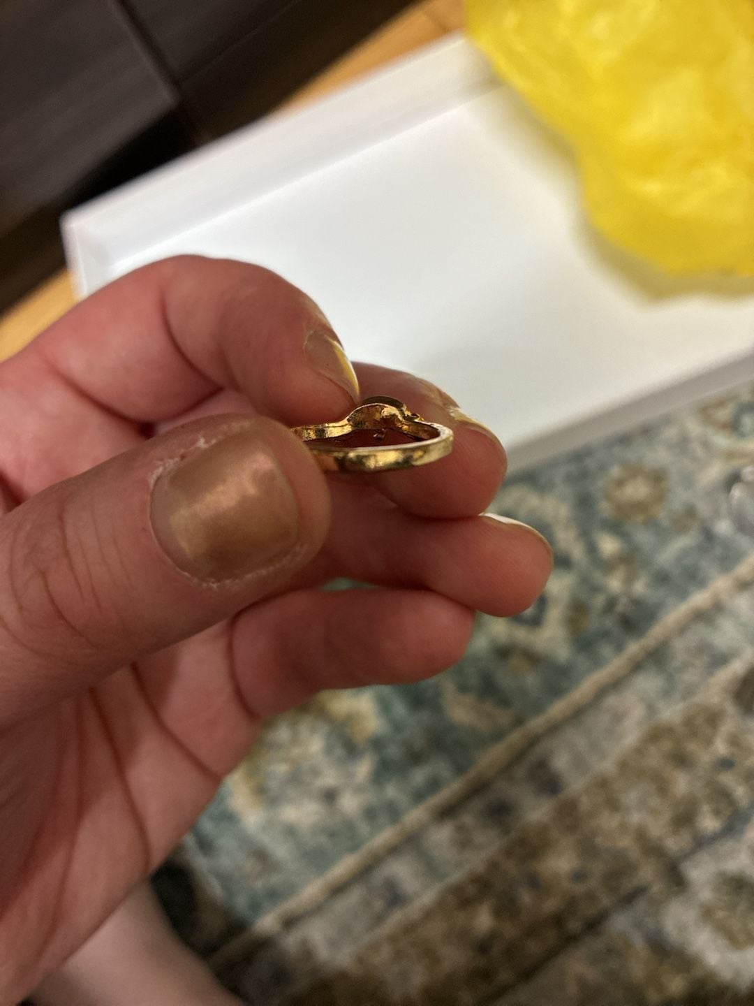 Vintage 1970s Egyptian Revival Winged Goddess Gold Tone Ring 6
