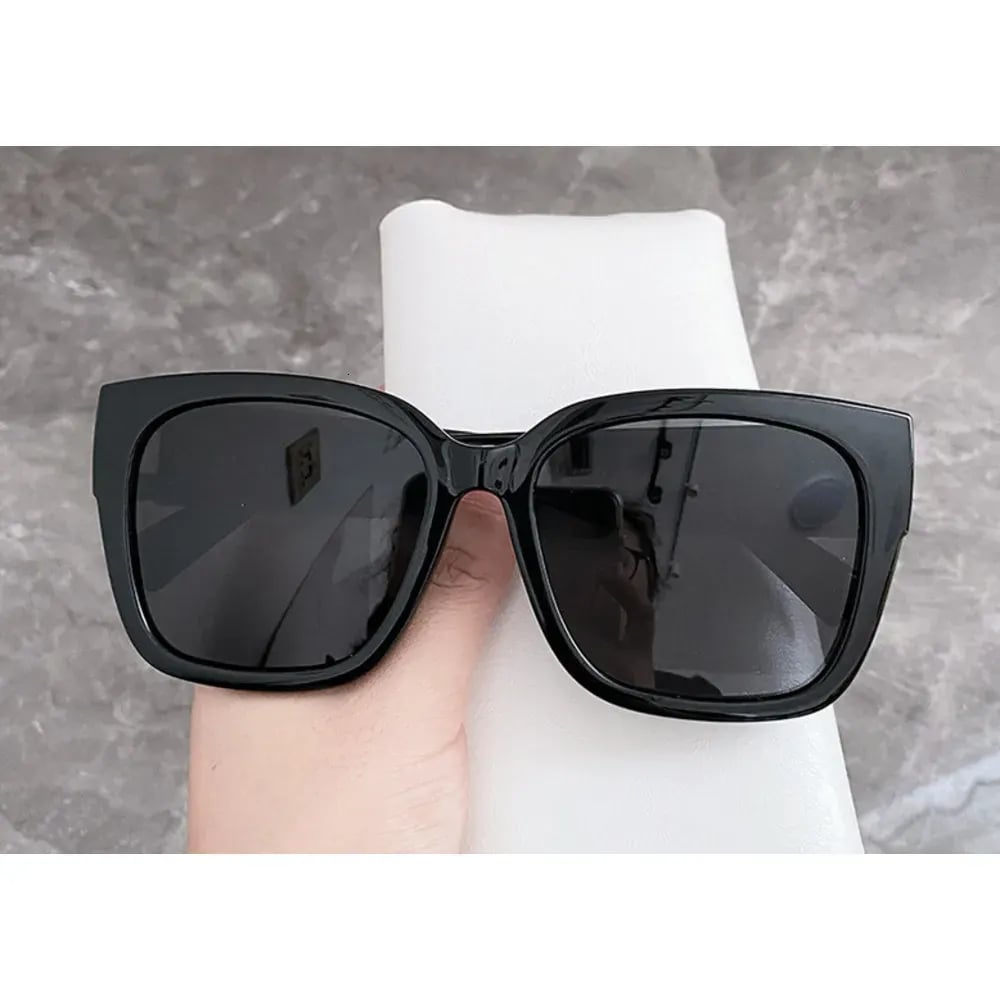Oversized Fit Over Sunglasses Black Frame 3