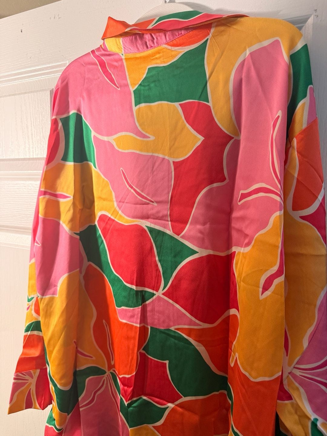Entro Button Up Blouse Size L Multicolor Abstract Floral Satin Shirt 7