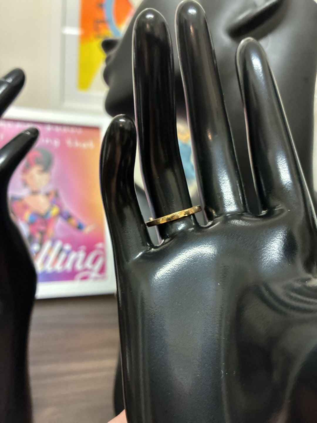 Vintage 1970s Egyptian Revival Winged Goddess Gold Tone Ring 2
