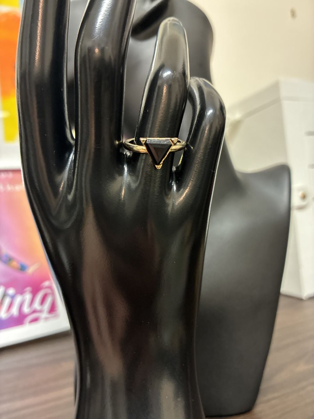 Vintage 1980s Triangle Black Stone Gold Ring 2