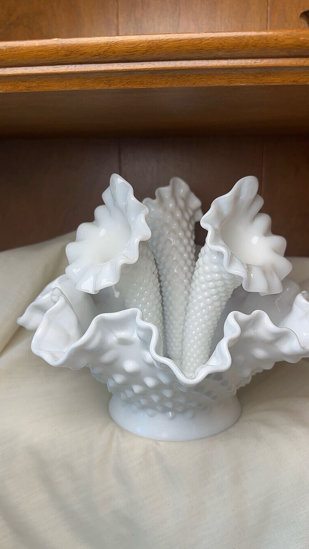 Fenton Hobnail Milk Glass 3-Horn Epergne Vase Centerpiece 2
