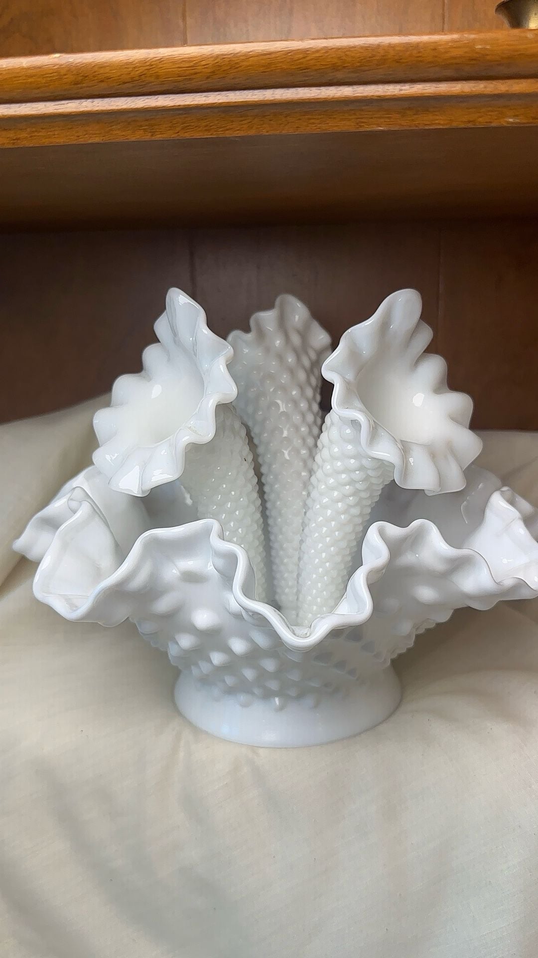 Fenton Hobnail Milk Glass 3-Horn Epergne Vase Centerpiece 3