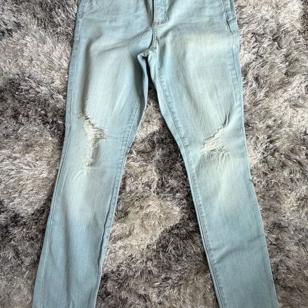 Universal Thread High Rise Skinny Jeans Size 4/27R Light Wash Distressed