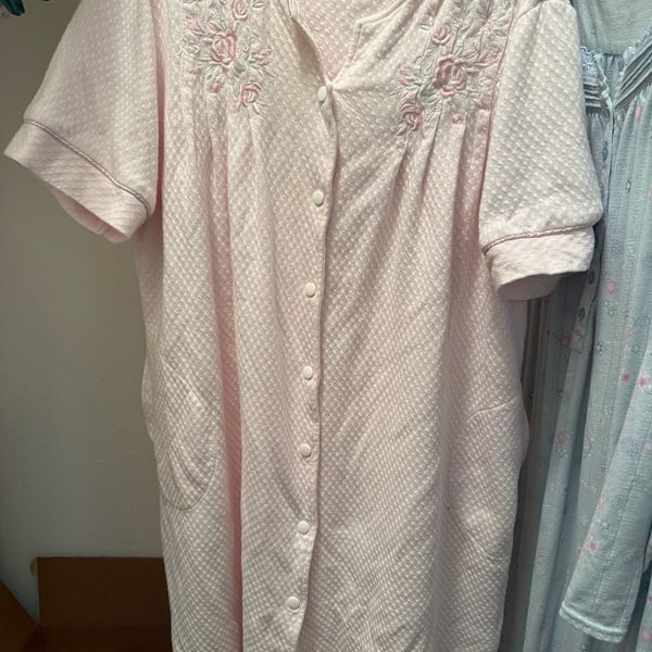 Miss Elaine Seersucker Snap Robe Size XL Pink Floral