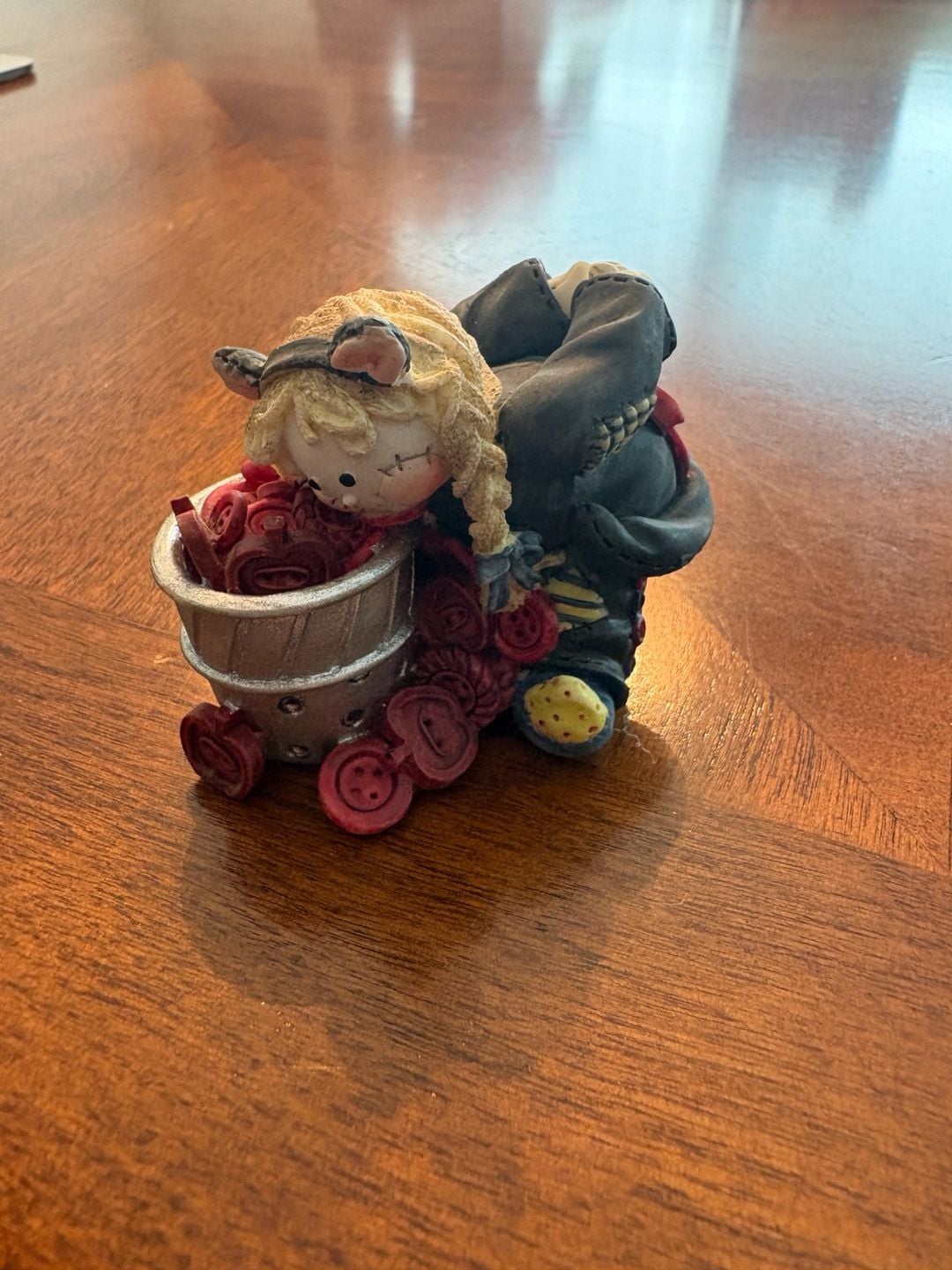 Enesco Cute As A Button Bobbin For Buttons Figurine 1