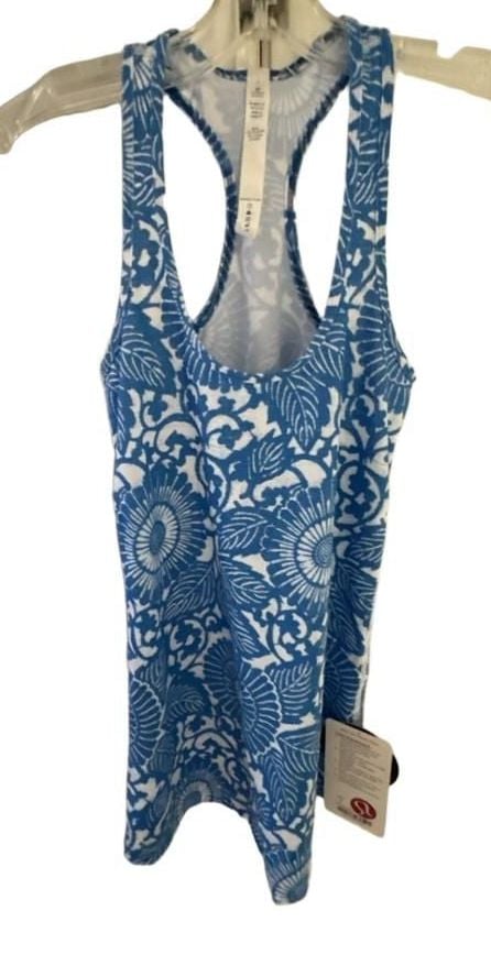 Lululemon Cool Racerback Tank Size 4 Blue Floral NWT 2