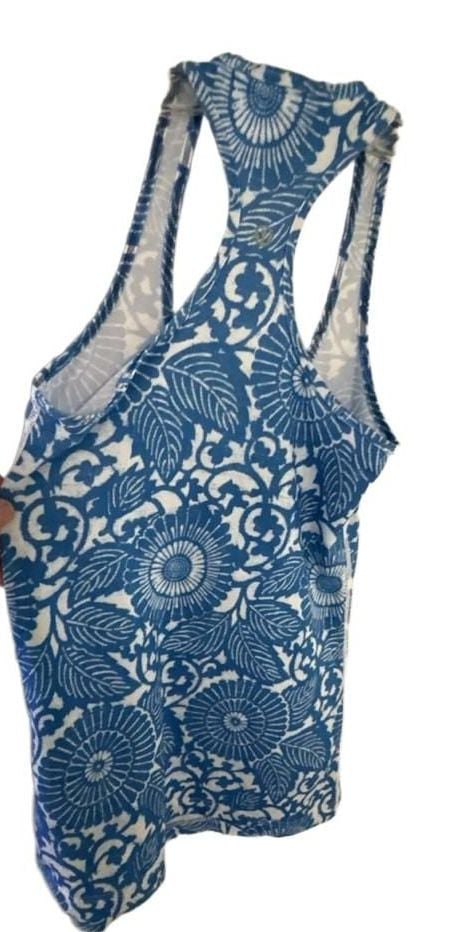 Lululemon Cool Racerback Tank Size 4 Blue Floral NWT 6