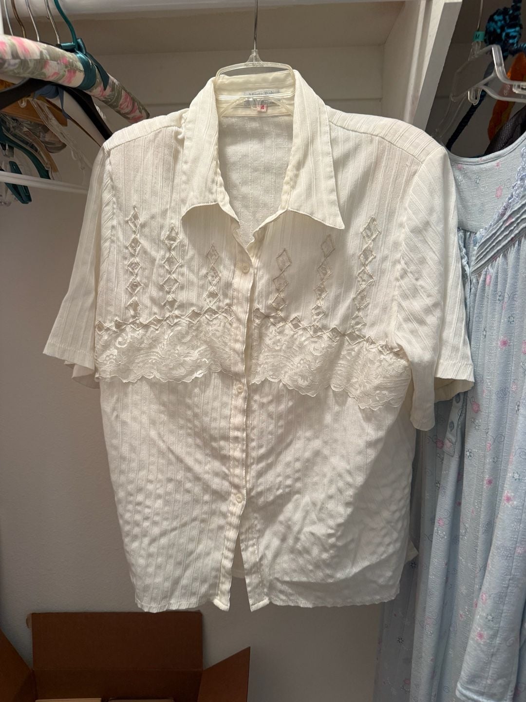 Mirta Rob Blouse Size 4 White Lace Embroidered 2