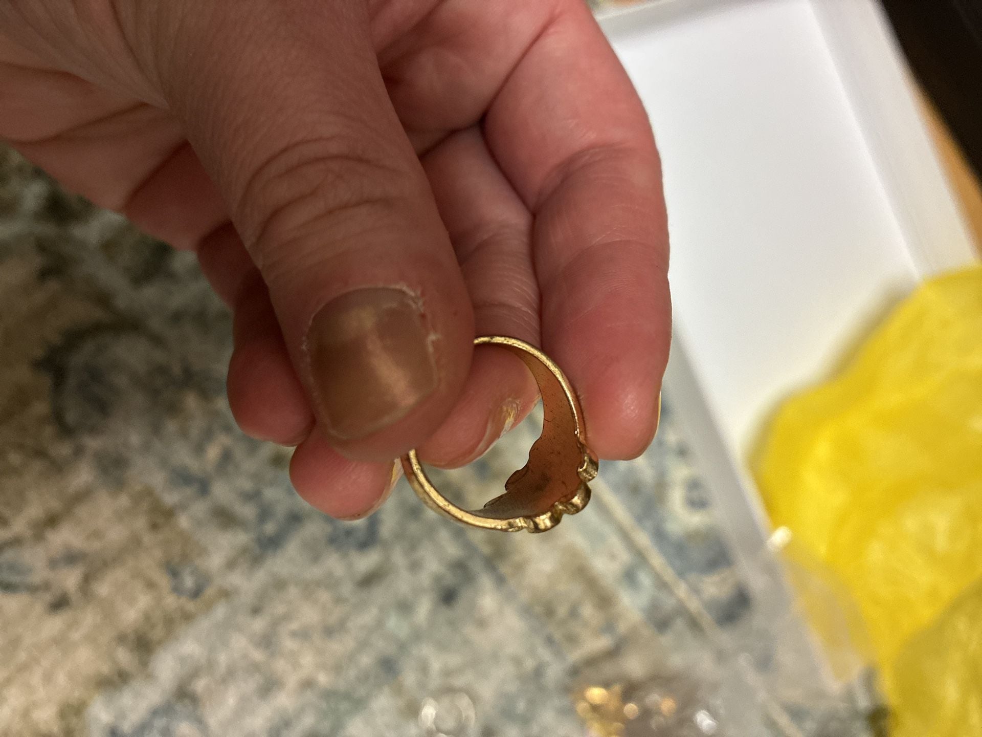 Vintage Enamel Daisy Flower Gold Tone Ring 6
