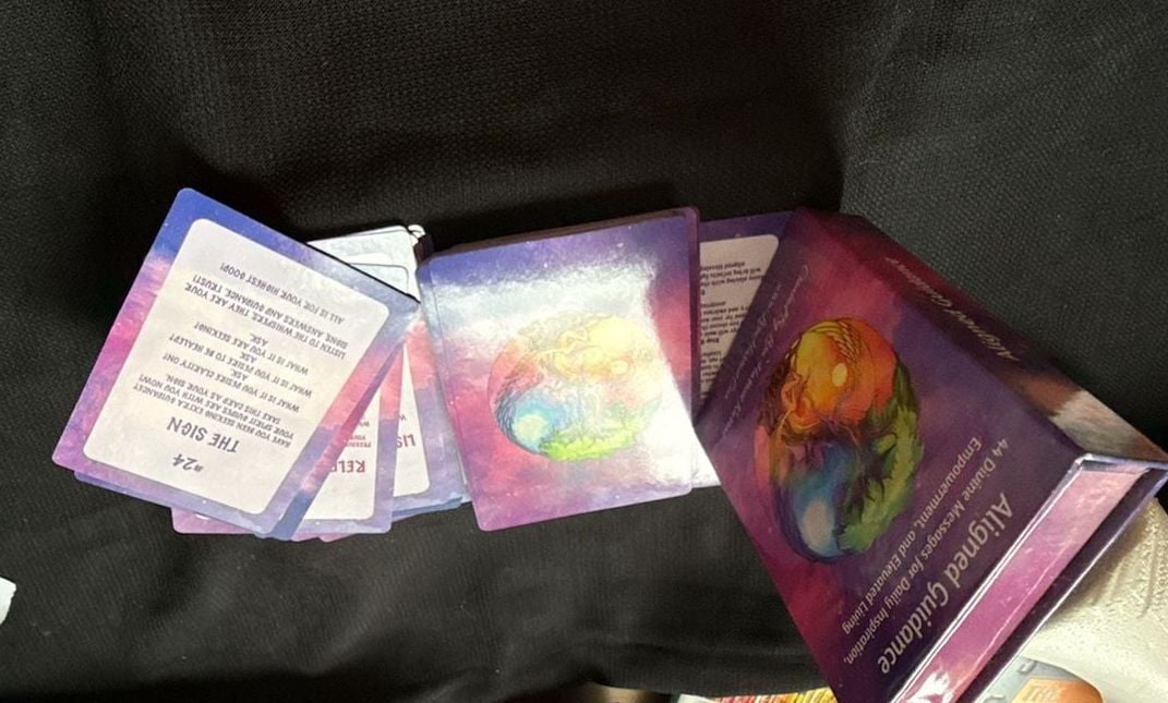 Aligned Guidance Divine Message Oracle Cards by Lisa Harriet Karrat 3