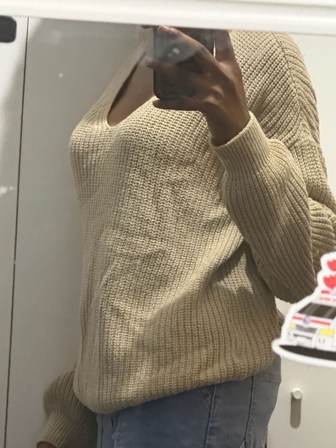 PrettyLittleThing V-Neck Chunky Knit Sweater Beige 4