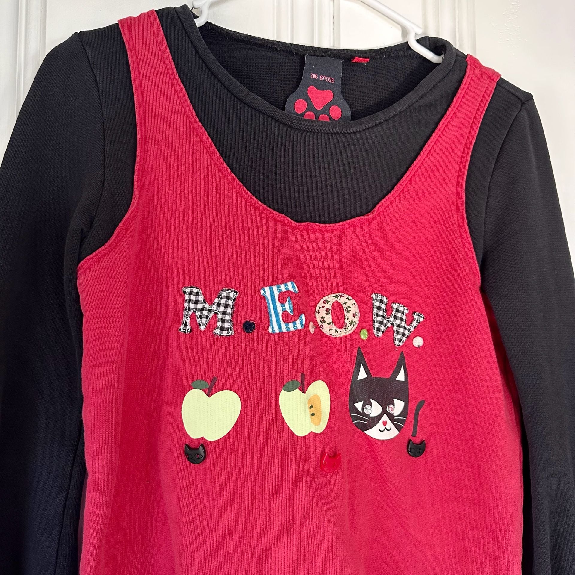 Vintage “Azona A02” Cat Meow Long-Sleeve Shirt, Size S, Black Red Apples Kitten 8