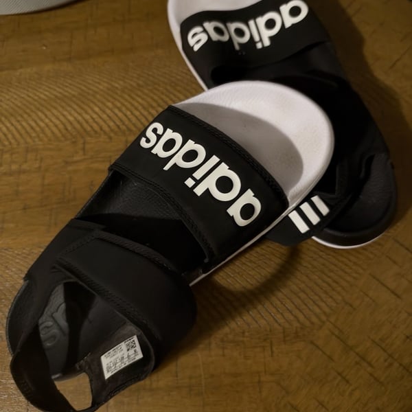 Adidas Adilette Sandal Size 8 Black White G28695