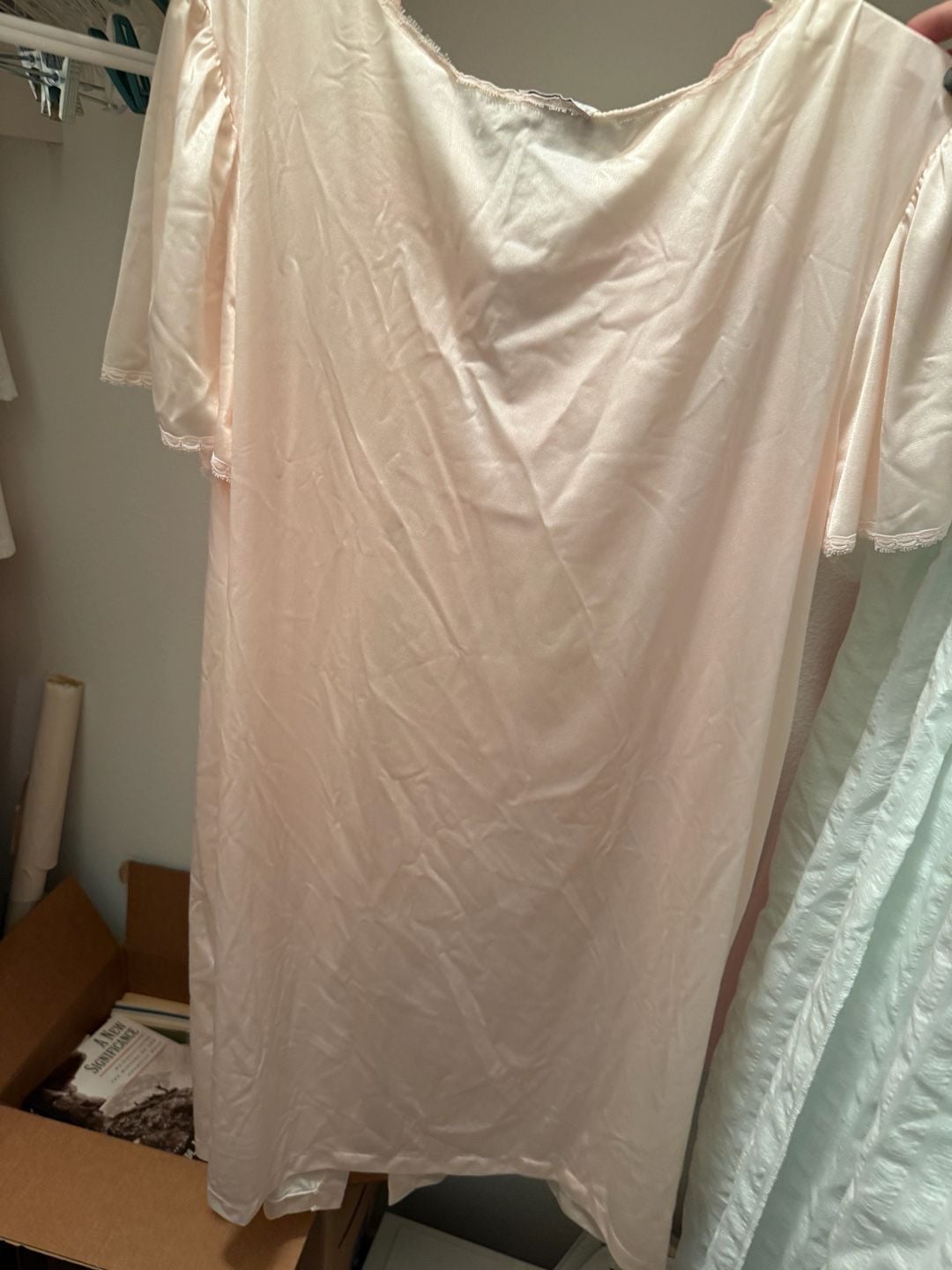Vanity Fair Nightgown Size XL Pink Lace Floral Vintage 7